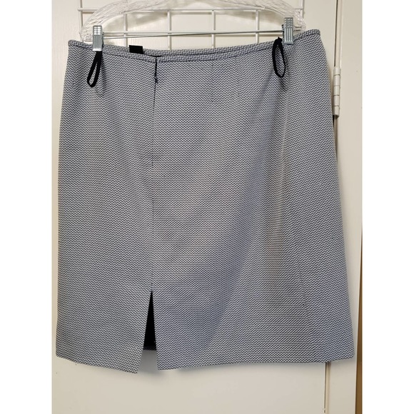 Preston & York Skirt with Lining Size 18 - Picture 3 of 3